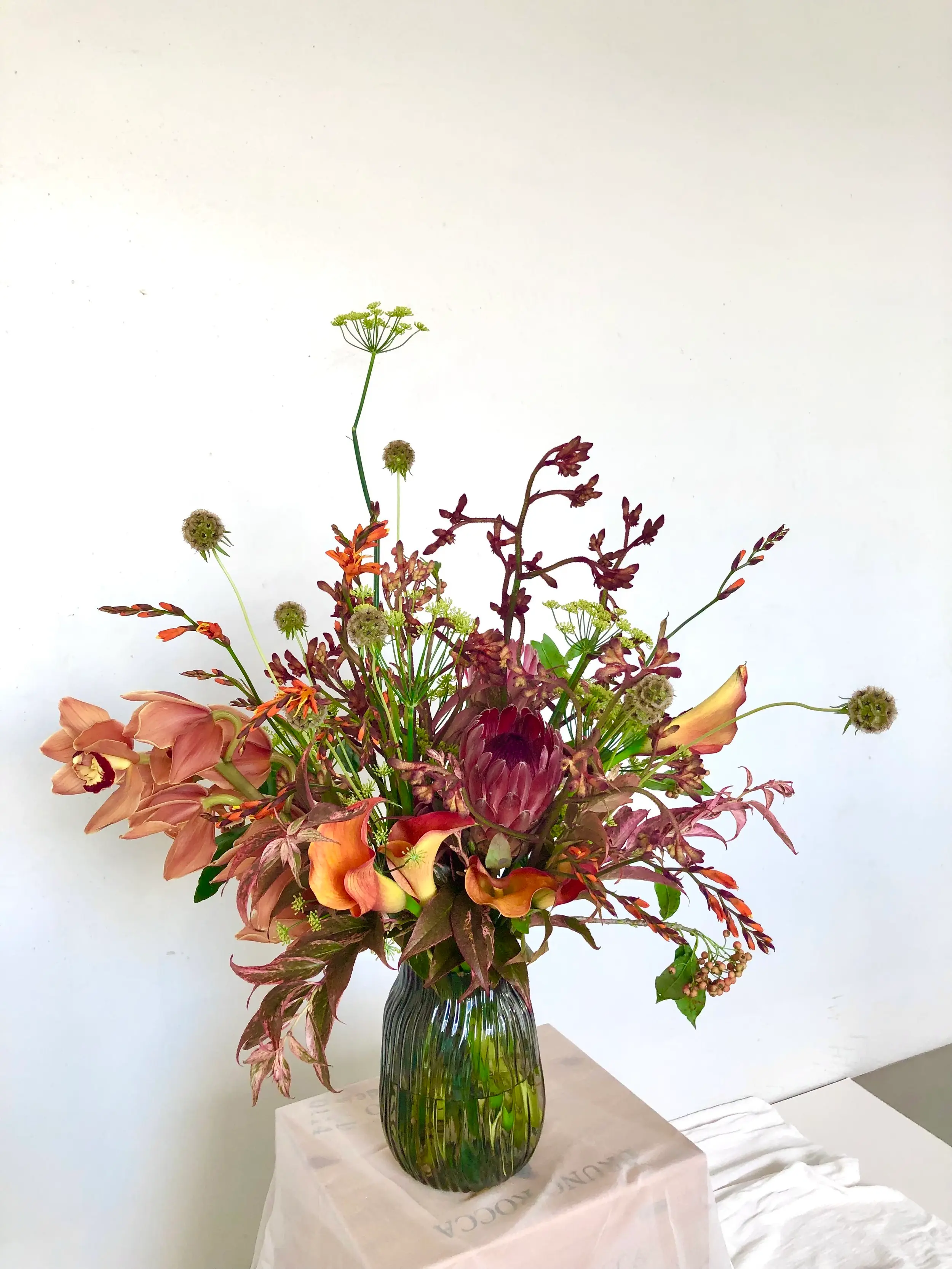 Extra large, 360-deg profile, artistic vase