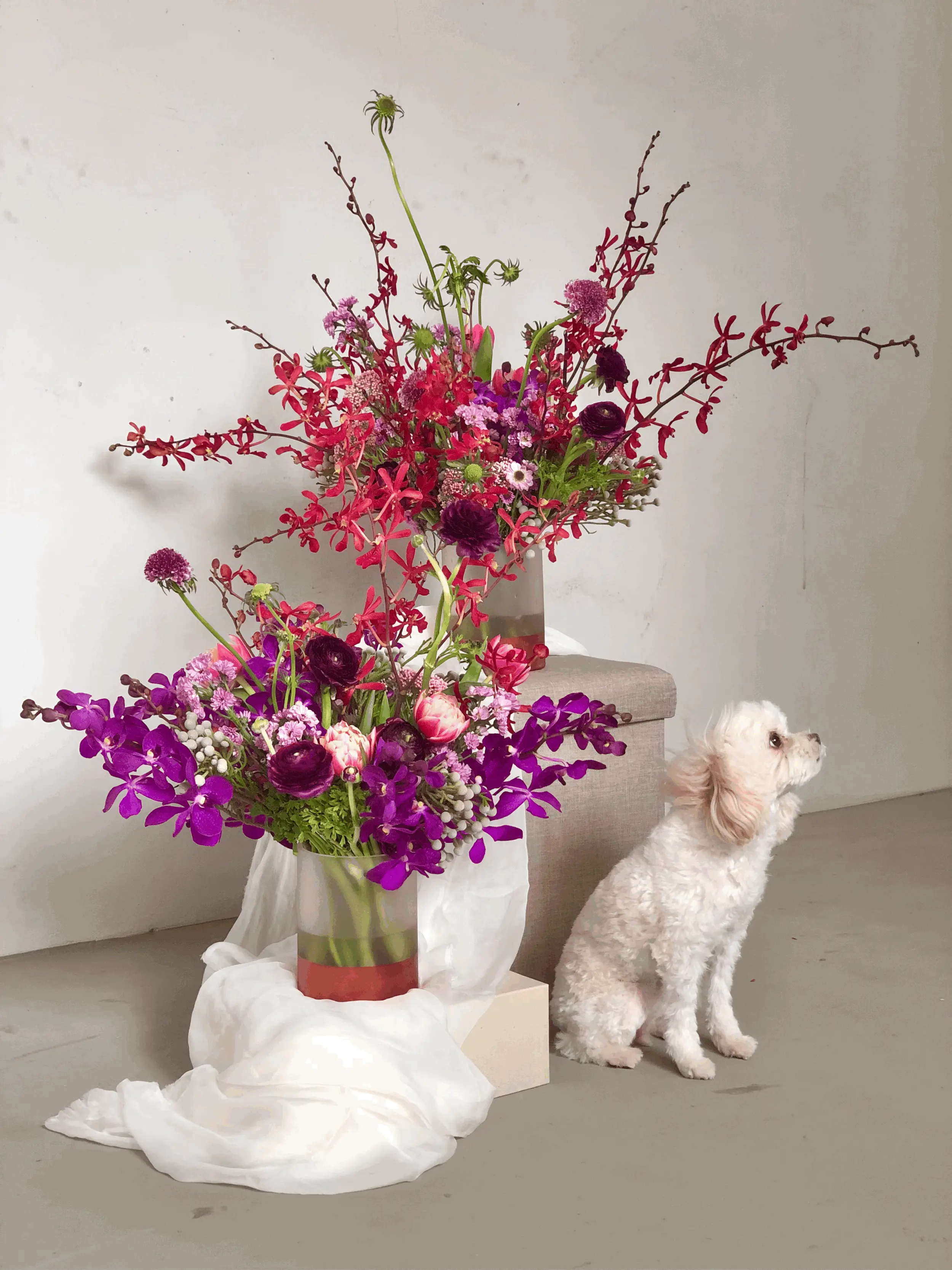 Extra large, 360-deg profile, artistic vase