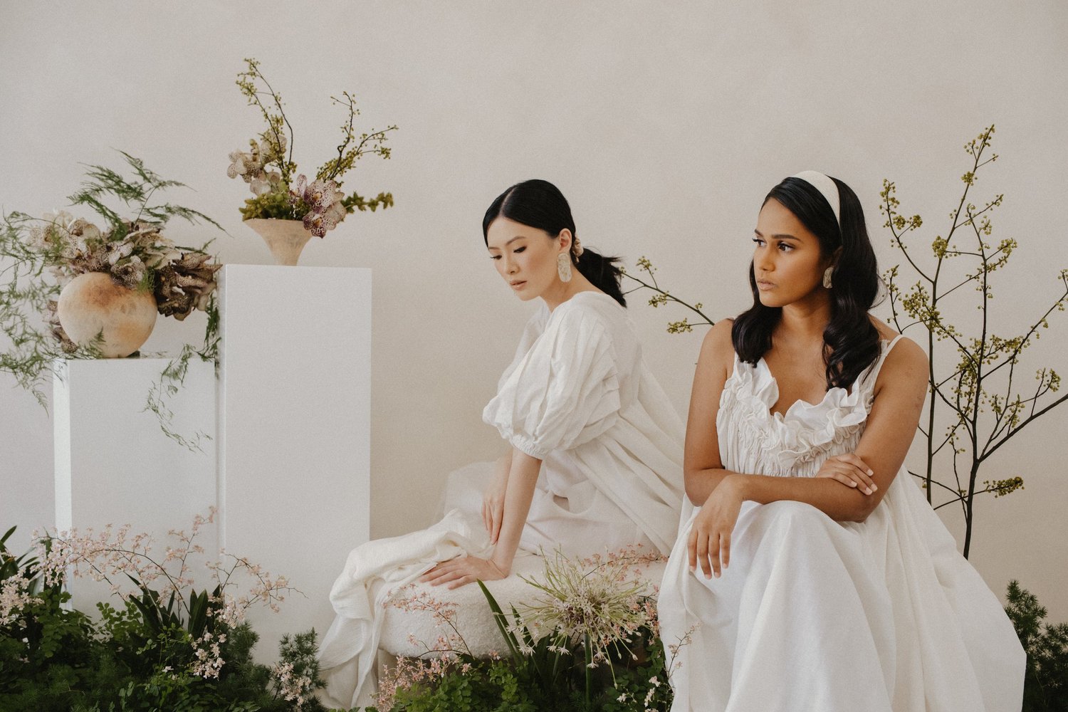 Wild botanical wedding florals by Eve Keepers